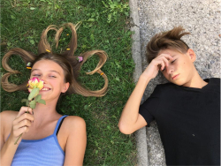 Bodenversiegelung 2 - Im Rahmen des GWK Unterrichts haben sich die SchülerInnen der 4E (Goethe-Gymnasium) mit dem Thema Boden - Versiegelung auseinandergesetzt. Dabei sind die nachfolgenden Fotos in Gruppenarbeit entstanden.- © Verena Kehl