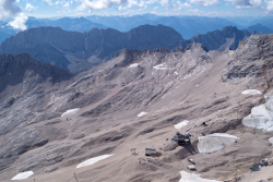 Gletscherschmelze - Hier ein Extrembeispiel des Klimawandels direkt an Österreichs Grenze zu Deutschland! Der Gletscher auf der Zugspitze ist in den letzen Jahren drastisch geschwunden. Das Foto wurde am 09.09.2018 aufgenommen.- © Fabian Schiestl